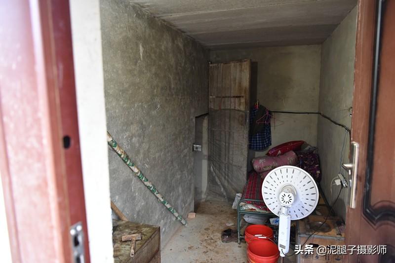 山西農(nóng)民大棚里種香椿，9分地種植70000苗，28元1斤，收入保密